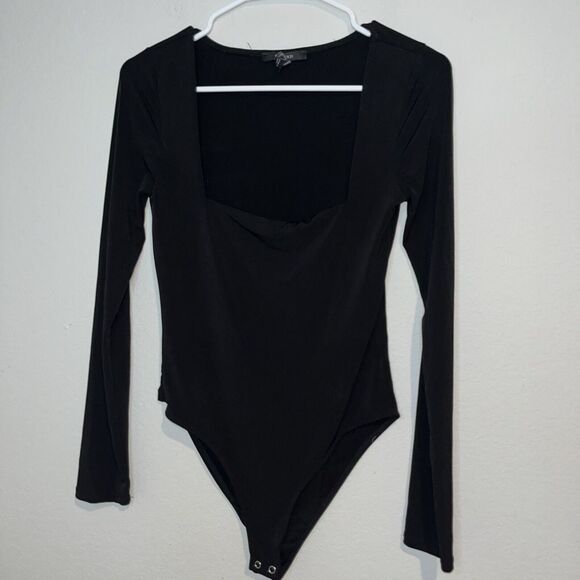 Forever 21 Black Top Size Medium square neck line Bodysuit staple minimalist - Picture 1 of 6